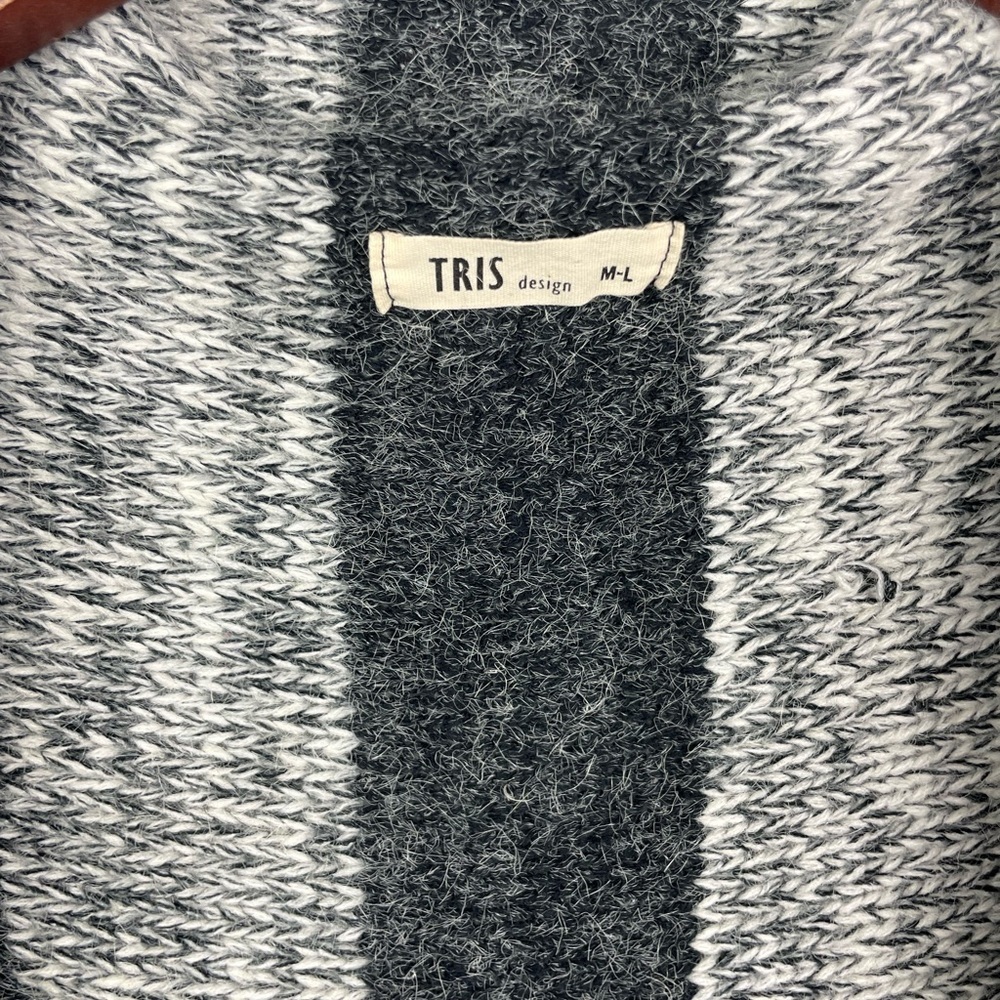 Tris Design Gray Striped Mohair Blend Fringe Trim Open Front Sweater - Picture 4 of 8